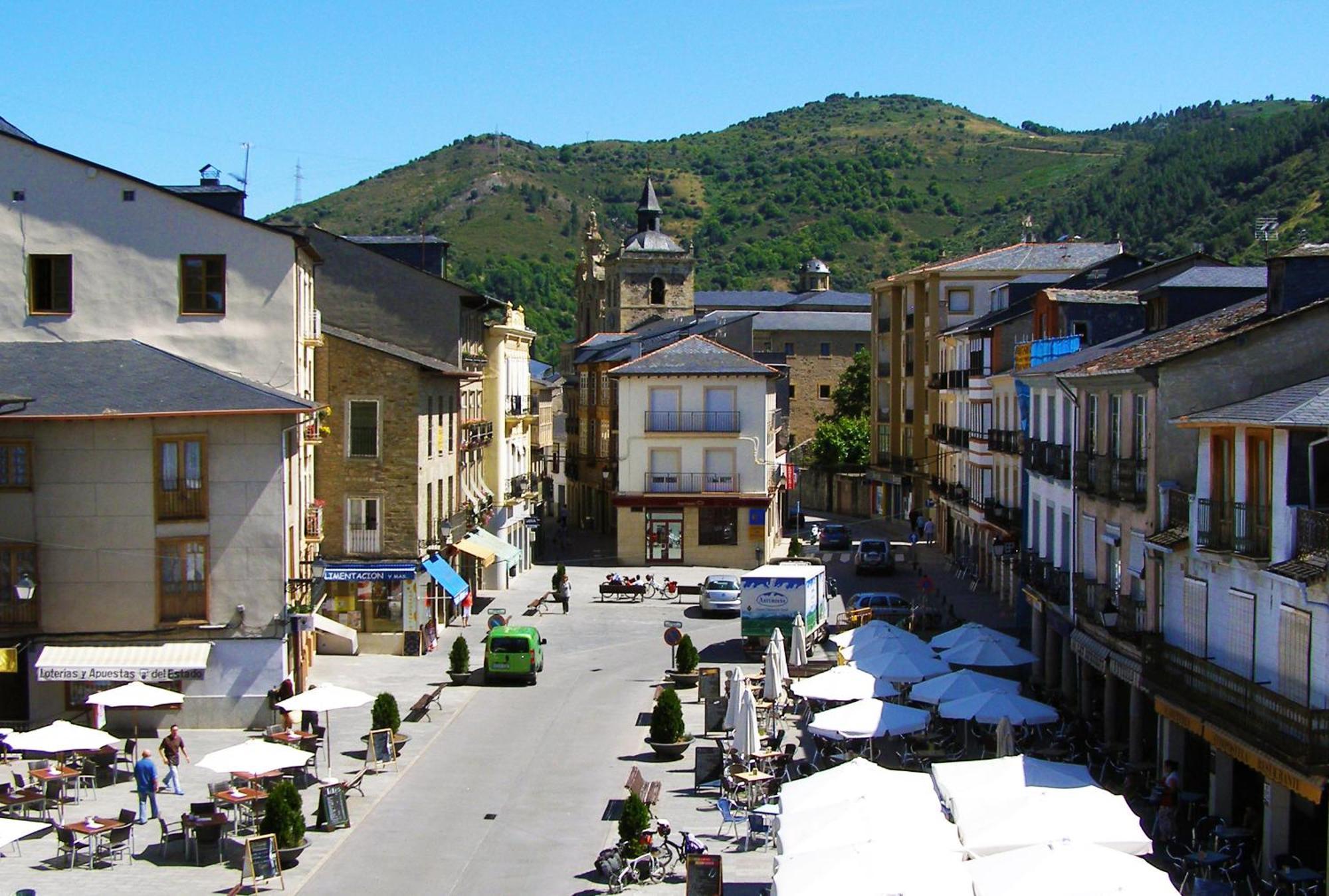 Plaza Mayor Villafranca Del Bierzo Zewnętrze zdjęcie
