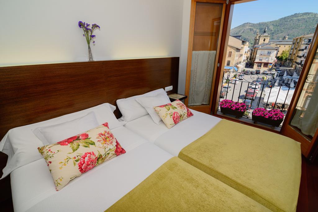 Plaza Mayor Villafranca Del Bierzo Zewnętrze zdjęcie
